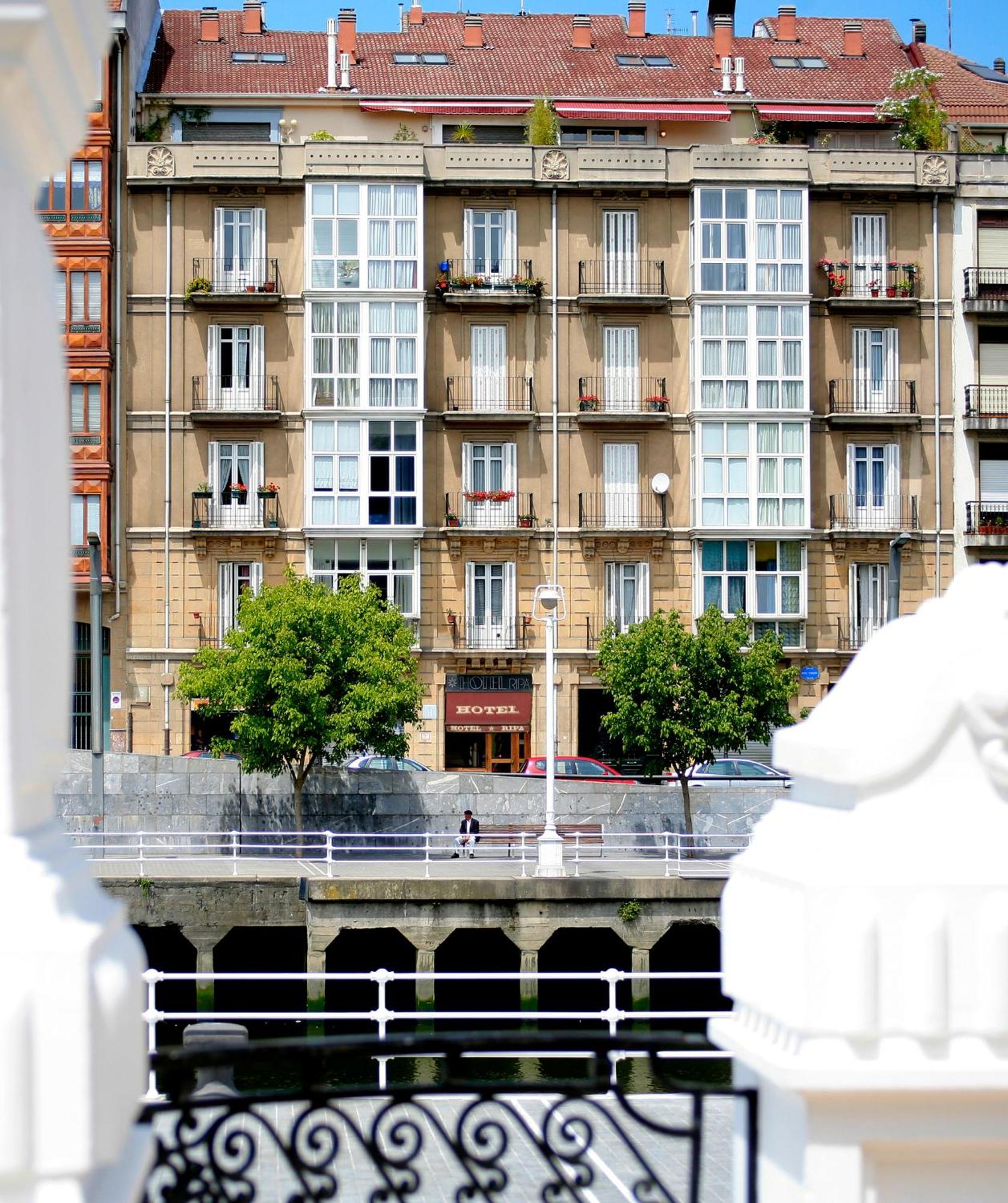 Hotel Ripa Bilbao Esterno foto